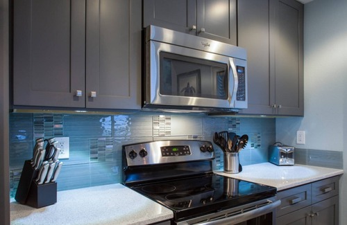 Clearwater Beach Condo | Stunning Villa Just Steps to the Sand! Walk to Frenchy's! FREE Activities & Parking ~ B5 Villas CB