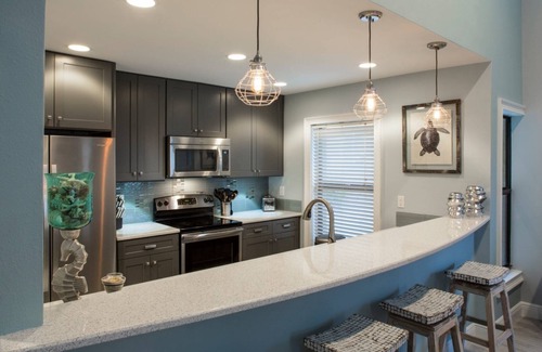Clearwater Beach Condo | Stunning Villa Just Steps to the Sand! Walk to Frenchy's! FREE Activities & Parking ~ B5 Villas CB