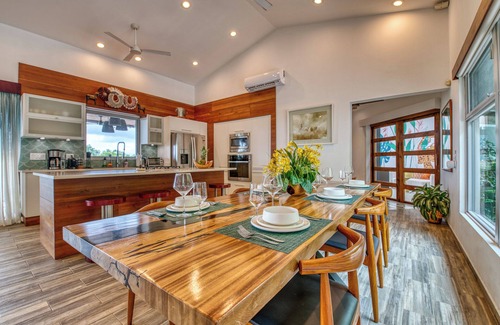 Villarreal House | Stunning Villa w/Infinity Pool, Hot Tub, Entertainment Rooms & Beach Club Access