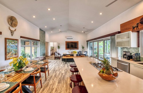 Villarreal House | Stunning Villa w/Infinity Pool, Hot Tub, Entertainment Rooms & Beach Club Access
