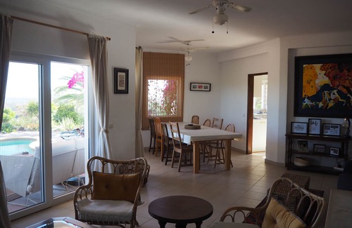 Silves Villa | Stunning villa with breathtaking sea views, crystal clear pool and total privacy