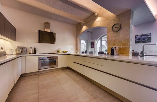 Balzan Villa | Stunning Villa with private pool & large terrace!
