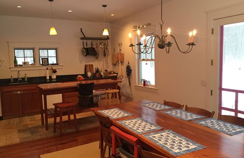 South Londonderry House | Stunning VT Farmhouse minutes to Stratton/Bromley