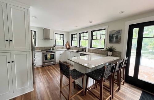 Ludlow House | Stunning VT Lakefront and Ski House - Hottub, Fast Wifi, A/C, & Firepit