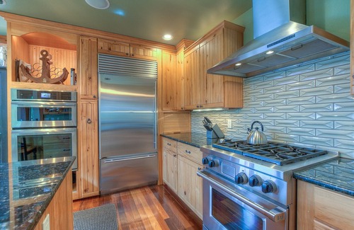 Eastsound House | Stunning Water Views, Sunsets, Spa, Sauna, Billiard & Media Room, Close to Town