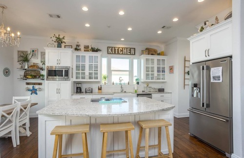 Villa Primera House | Stunning Waterfront Home w/Private Pool and beautiful NEW Tiki Bar!