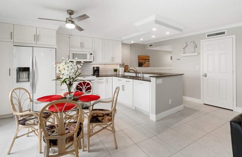 Marco Island Condo | Stunning Waterfront Condo in Riverfront Resort.Tastefully Updated