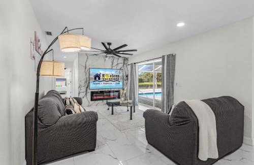 Port Charlotte House | Stunning Waterfront Home - Villa Harbour Hideaway - Roelens
