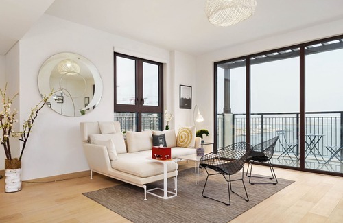 Dubai Apartment | Stunning Waterfront Apt w/ Open Sea Vws in La Mer