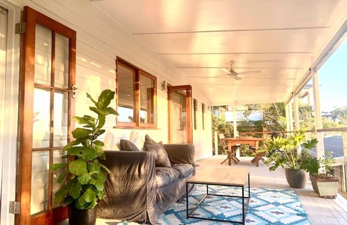 Yamba House | Stunning Yamba Beach House! 3B+