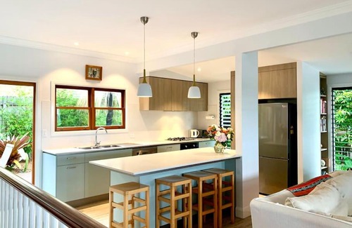 Yamba House | Stunning Yamba Beach House! 3B+