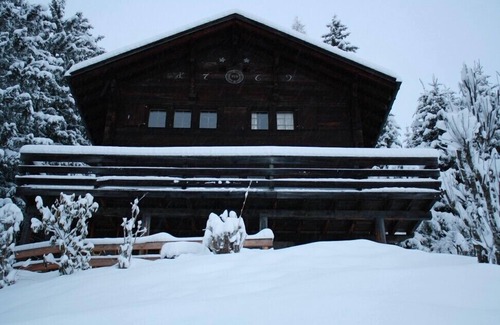 Gryon Ski Chalet | Stunningly beautiful 3 Bedroom Newly Refurbished Ski Chalet (Built 1769)