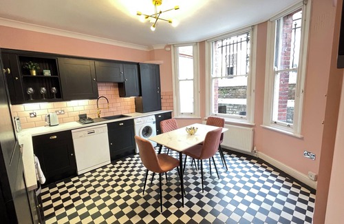 Holborn and Covent Garden Apartment | Stunningly Large Apartment Next to British Museum