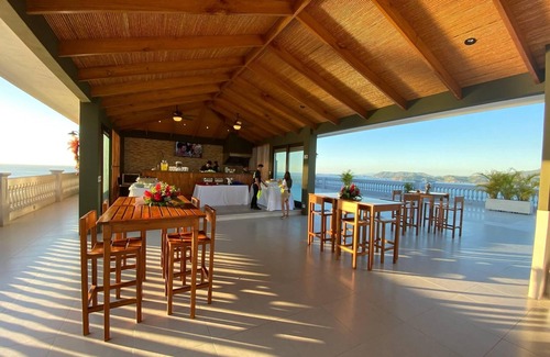 Playa Flamingo Condo | Stunny condo with Ocean View, Infinity Pool, Breakfast included