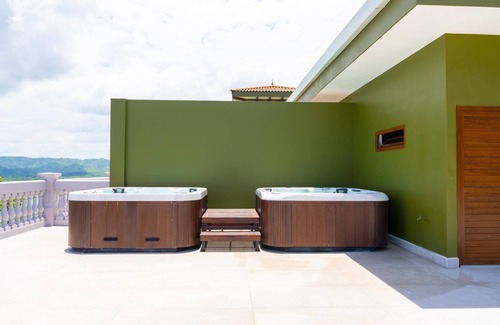 Playa Flamingo Condo | Stunny condo with Ocean View, Infinity Pool, Breakfast included