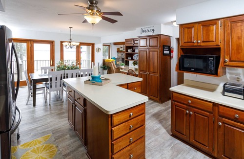 Sturgeon Bay Cabin | Sturgeon Bay Waterfront home- Second Story deck for sunsets!