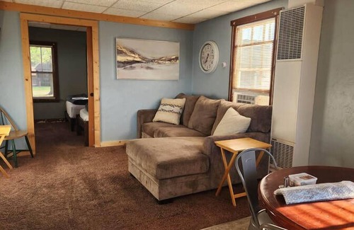 Fremont House | Sturgeon Cabin - Waterfront resort on Fremont Wolf River