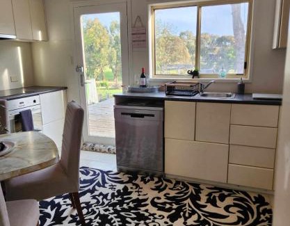 Dunkeld House | Sturgeon Getaway on Henty