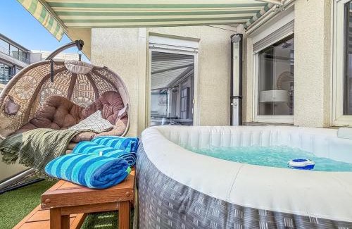 Rathaus Apartment | Stuttgart whirlpool & terrace