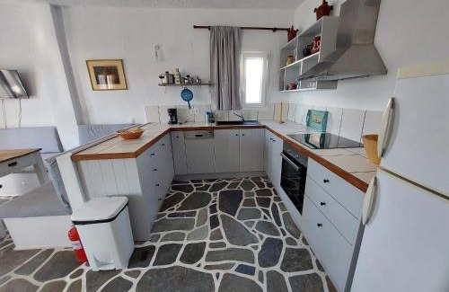 Platis Gialos Apartment | Styfilia Beachfront Apartments