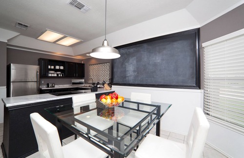 West San Antonio House | Style and Comfort Near Sea World and Lackland AFB