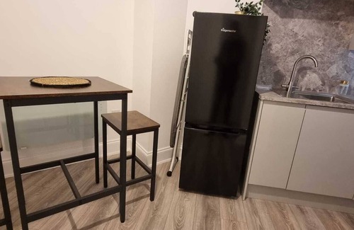 Wakefield Apartment | Stylish 1-Bed Apart Wakefield