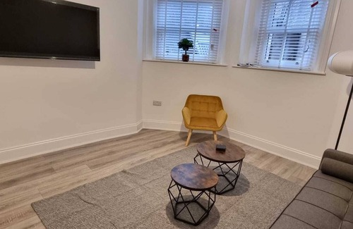 Wakefield Apartment | Stylish 1-Bed Apart Wakefield