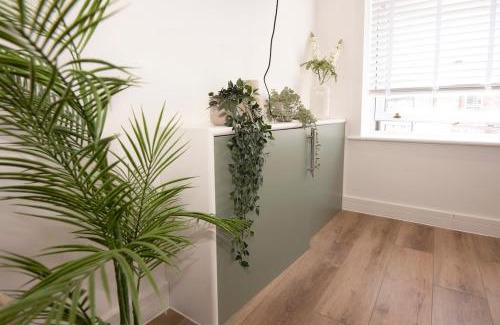 Penarth Apartment | Stylish 1 Bed Apartment in Penarth Town Flat 2