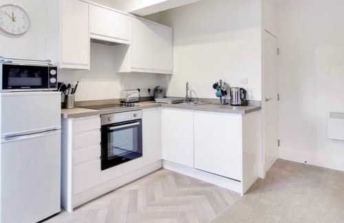 Royal Tunbridge Wells Apartment | Stylish 1-Bed Apartment - heart of Tunbridge Wells