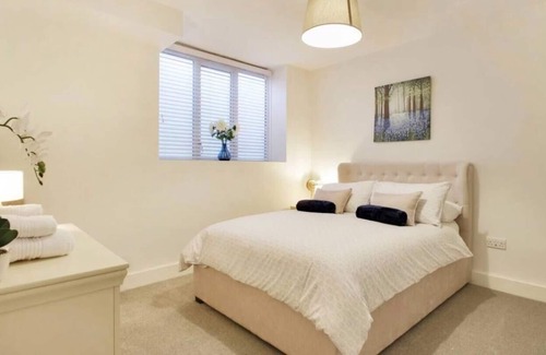 Royal Tunbridge Wells Apartment | Stylish 1-Bed Apartment - heart of Tunbridge Wells