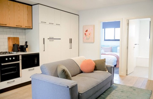 East Melbourne Apartment | Stylish 1 Bedroom Apartment Near MCG
