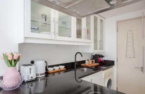 Northcote Apartment | Stylish 1 Bedroom Apartment Near Northcote Road