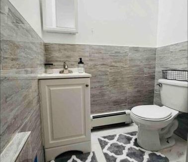 Cypress Hills Apartment | Stylish 1 Bedroom Apt - Brooklyn by train station