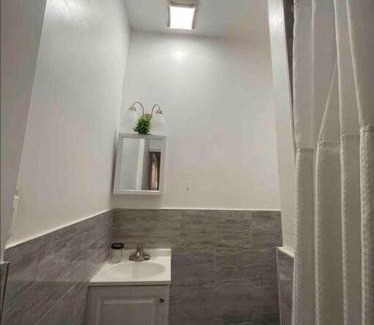 Cypress Hills Apartment | Stylish 1 Bedroom Apt - Brooklyn by train station