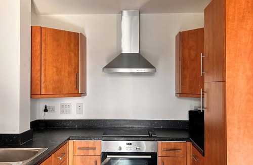 Tottenham Hale Apartment | Stylish 1 bedroom flat fast transport links