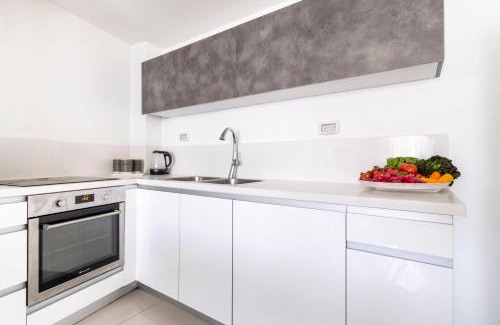 Kiryat HaLeom Apartment | Stylish 1 Bedrooms Parking At City Gate