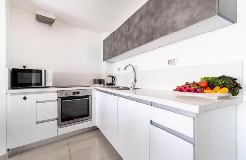 Kiryat HaLeom Apartment | Stylish 1 Bedrooms Parking At City Gate