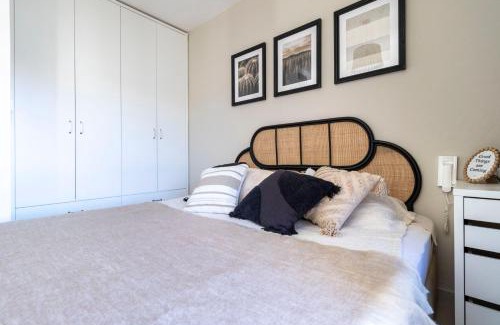 Kiryat HaLeom Apartment | Stylish 1 Bedrooms Parking At City Gate