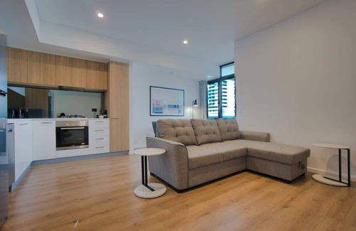 Adelaide Central Business District Apartment | Stylish 1 BR CBD Apt-Pool-Gym-Sauna-Steam Room