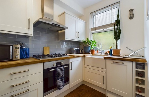 Leyton Apartment | Stylish 1Bedroom Retreat in Vibrant Leyton | Pass the Keys