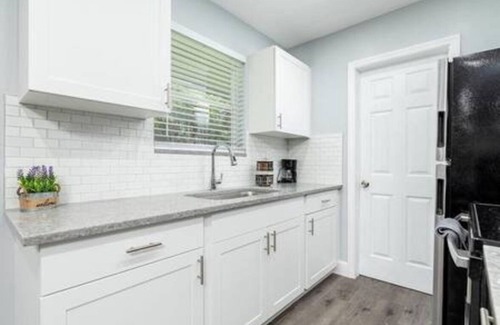 Coral Ridge Apartment | Stylish 1BR Apt in Coral Ridge - Prime Location!