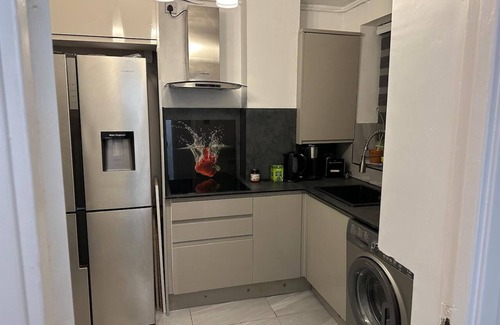 Crystal Palace Apartment | Stylish 1BR Apt w/Fireplace & High-Speed WiFi