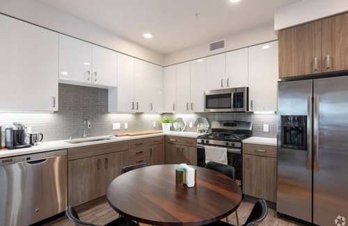 Menlo Park Condo | Stylish 1BR at Roen Menlo Park – Pool & BBQ