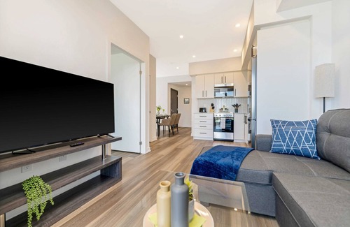 Kitchener Condo | Stylish 1BR Condo w Balcony & Skyline Views