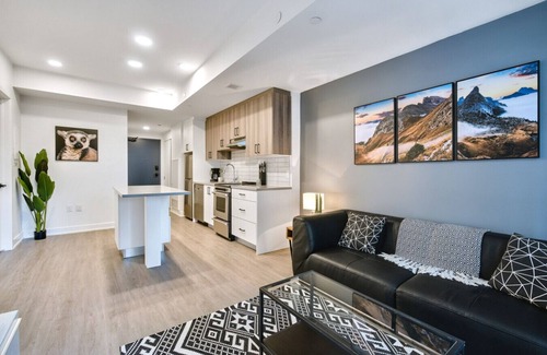 Centretown West Apartment | Stylish 1BR in Little Italy near Dows Lake