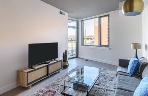 Navy Yard Apartment | Stylish 1BR Near US Capitol Bldg, Concierge + Gym