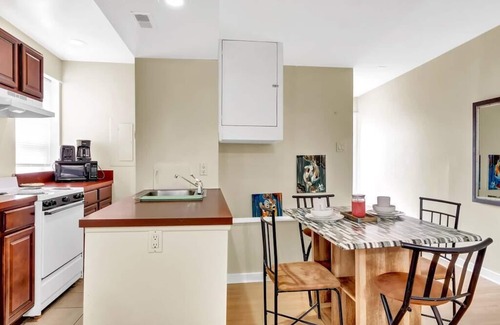 Graduate Hospital Apartment | Stylish 1BR: Prime Location