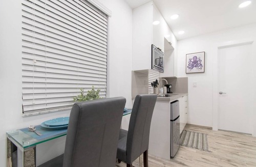 Hollywood Apartment | Stylish 1BR Walk to the Beach #1