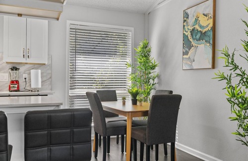Zilker Apartment | Stylish 1BR Zilker Evonify