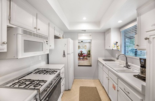 Canyon Corridor Condo | Stylish 2/2 Ground Level Condo in South Palm Springs